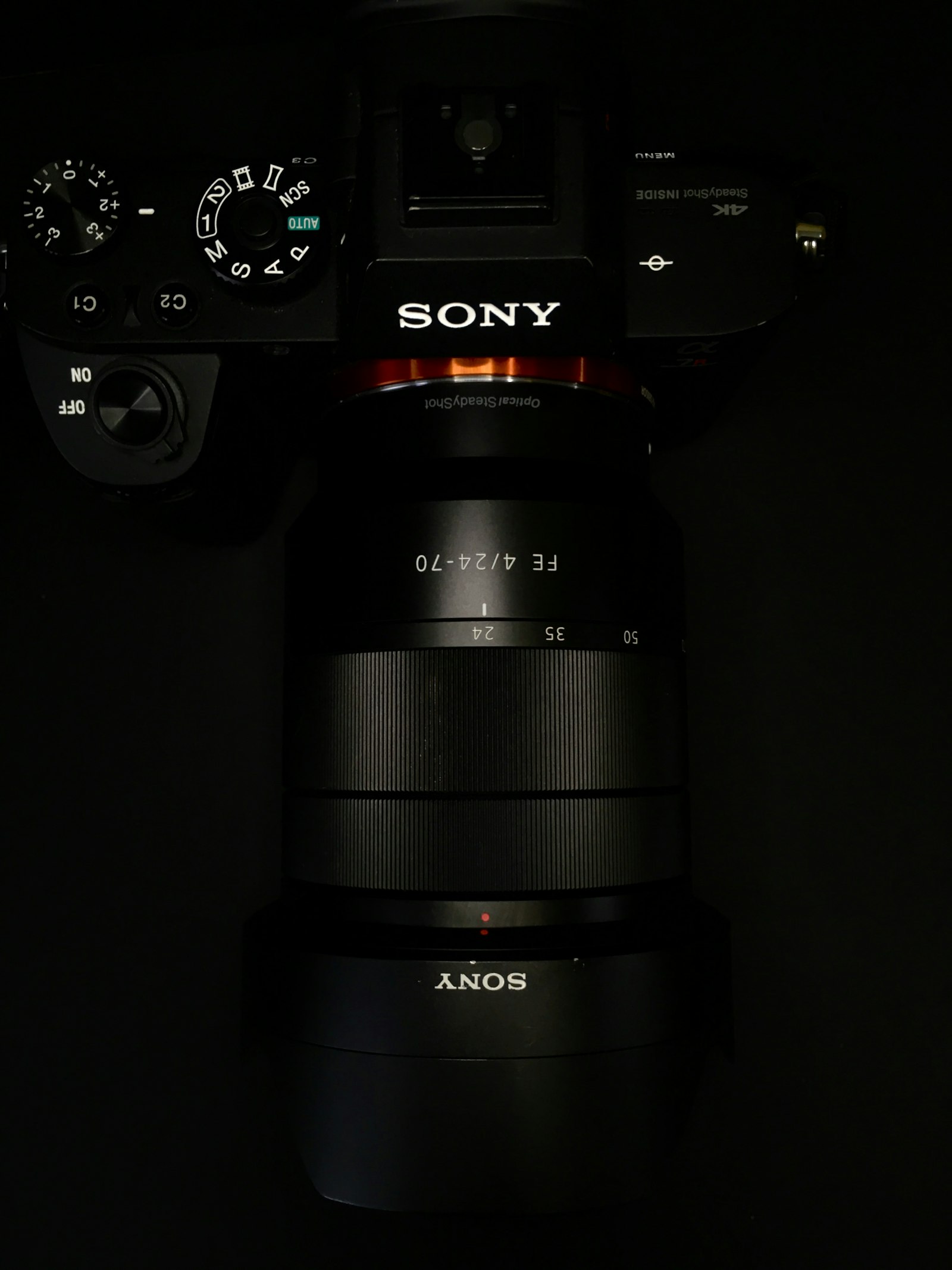 Sony α7C II cu obiectiv FE 24-70 — detaliu senzor full-frame